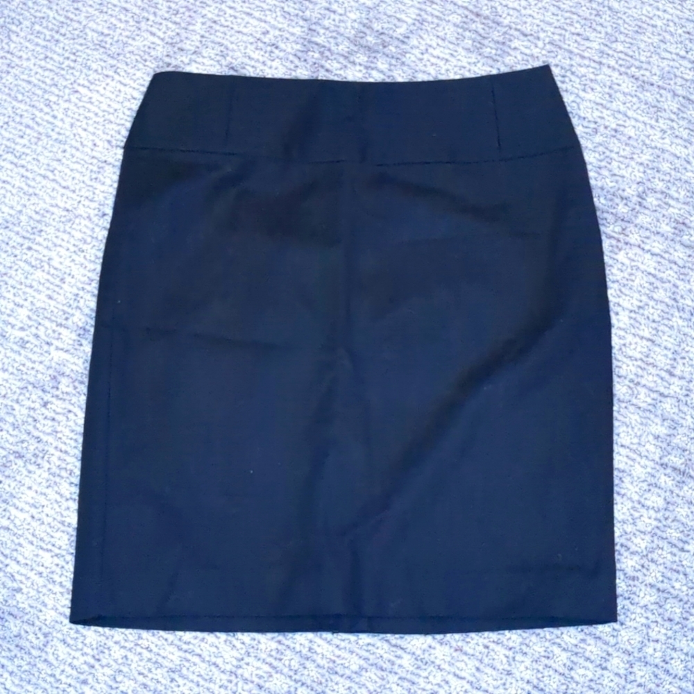 NWT BANANA Republic Black Pencil skirt - 4